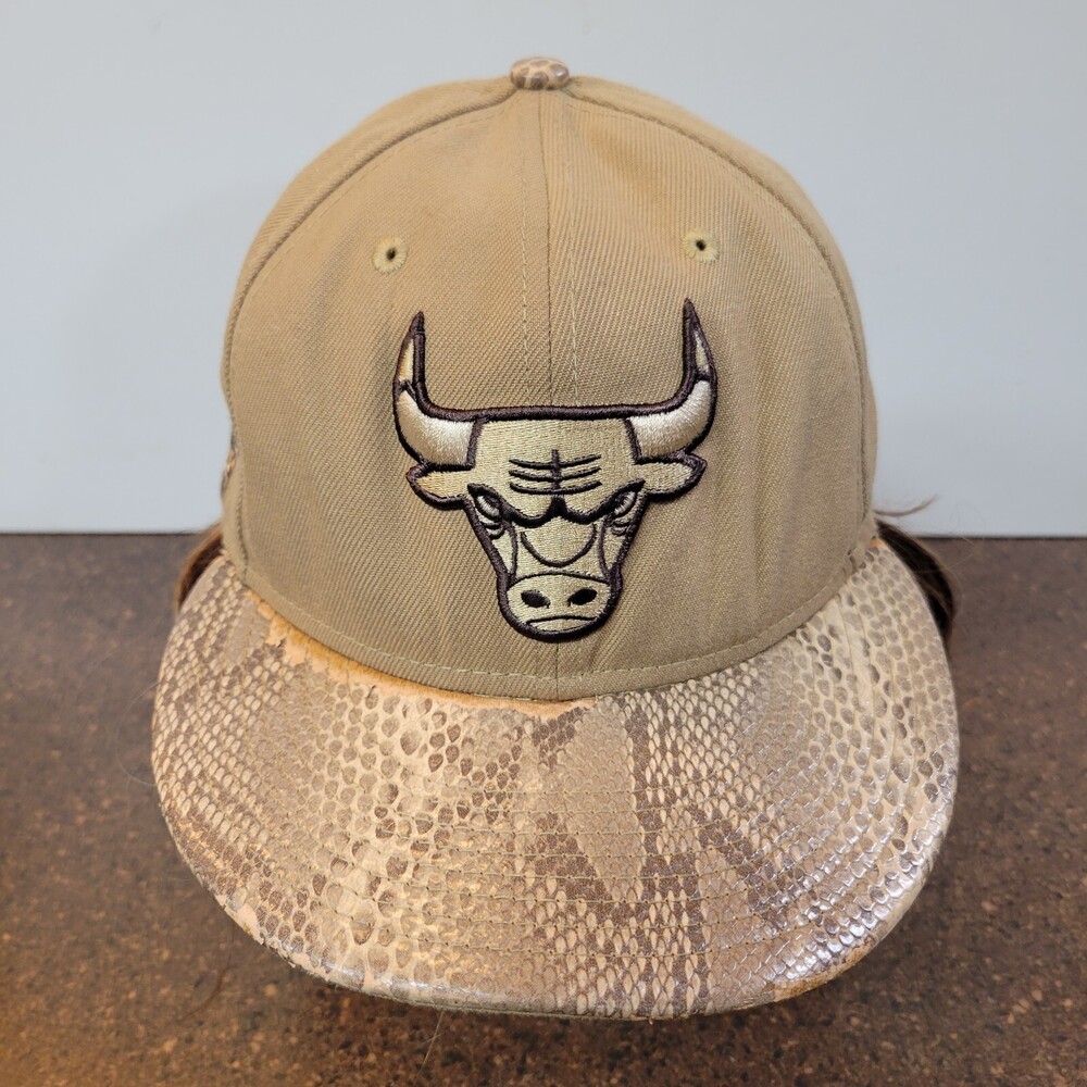 NBA Chicago Bulls 59Fifty New Era Baseball Cap Mens 7 1/8 Brown Snake Print Bill
